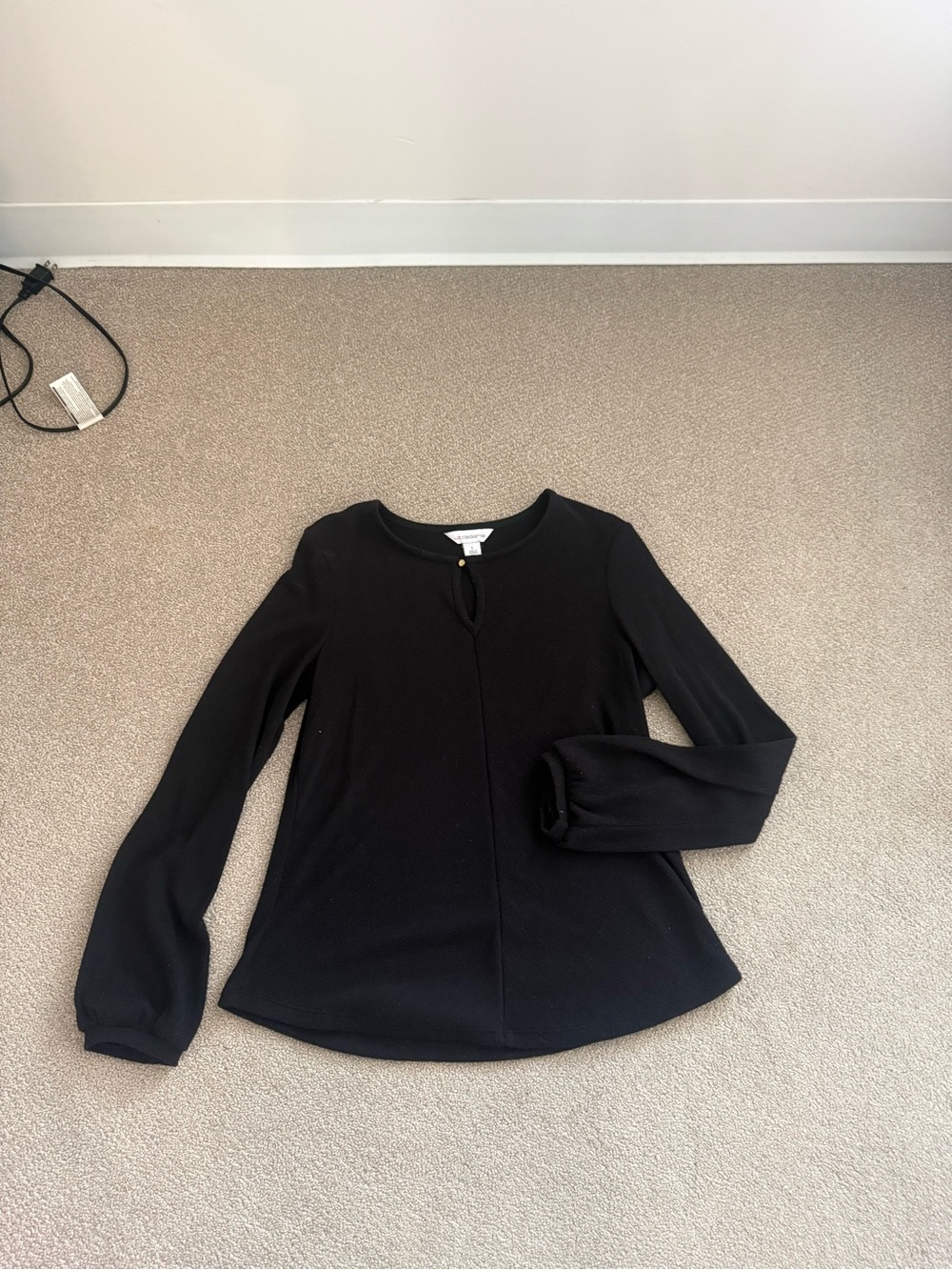 Liz Claiborne Black Long-Sleeve Keyhole Sweater Blouse